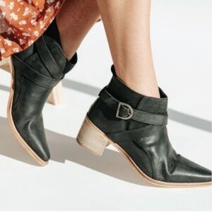 FREE PEOPLE Back Loop Ankle Booties In Washed Black NWT Size 38.5